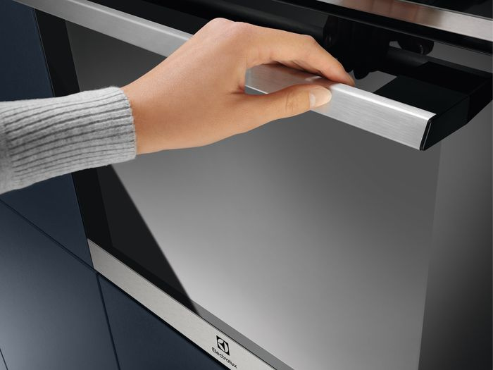 Духовой шкаф Электрический Electrolux EOC8P39WX, превью предыдущего фото